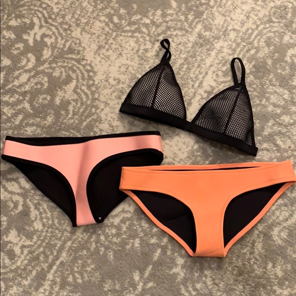 Triangl bikini plus an extra bottom